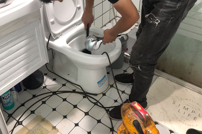 涧西马桶堵塞自己疏通还是找师傅？专业上门服务让你省时更省心
